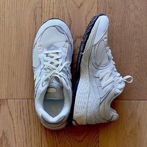 LIKE NEW, New Balance 2002r 9.0 US men’s rare cream colour way